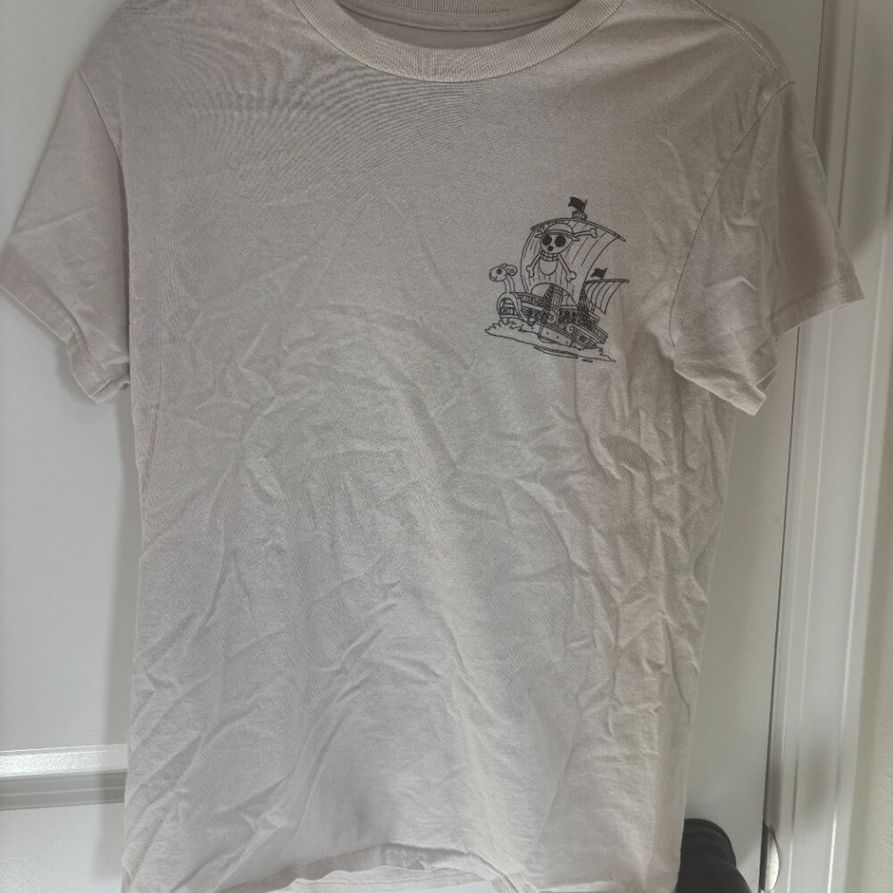 One Piece short sleeve shirt